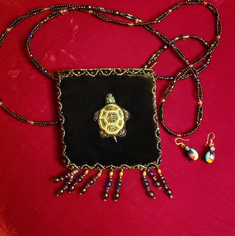 Turtle beaded coin crossbody purse